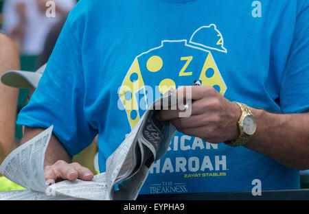 Oceanport, NJ, USA. 2. August 2015. -Fans vor dem William Hill Haskell Invitational (Note 1), Monmouth Park Racetrack, Sonntag, 2. August 2015. Bildnachweis: Bryan Smith/ZUMA Draht/Alamy Live-Nachrichten Stockfoto