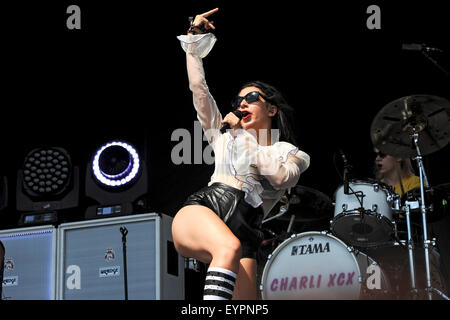 Grant Park. 1. August 2015. 1. August 2015. -Charli XCX Geber die live während der Lollapalooza Festival 2015 im Grant Park. Chicago, USA. / Picture Alliance © Dpa/Alamy Live-Nachrichten Stockfoto