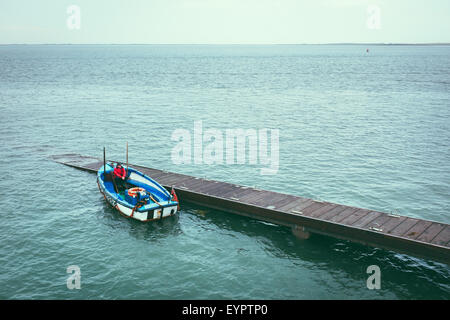 Boot am Steg Stockfoto