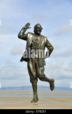 Blick auf die Bronzestatue der Komiker Eric Morecambe Stockfoto