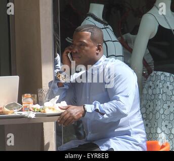 Rapper Wondgy "Won-G" Bruny packt Mittagessen mit Beverly Hills: Wondgy "Won-G" Bruny wo: Los Angeles, California, Vereinigte Staaten von Amerika als: 1. Juni 2015 Stockfoto