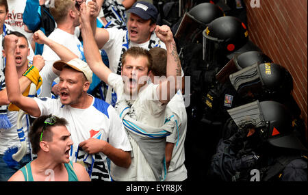 Fans von FC Banik Ostrava vor tschechischen Fußball Liga, 2. Runde, AC Sparta Prag Vs FC Banik Ostrava am 1. August 2015, Prag, Tschechische Republik. (CTK-Foto) Stockfoto