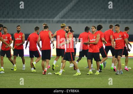 Shanghai, Volksrepublik China. 3. August 2015. Atletico de Madrid-Team bei seinem Training im Shanghai-Stadion in Shanghai, China. Bildnachweis: Marcio Machado/ZUMA Draht/Alamy Live-Nachrichten Stockfoto