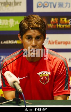 Shanghai, Volksrepublik China. 3. August 2015. Shanghai SIPG vorwärts DARIO CONCA während der Pressekonferenz im Shanghai-Stadion in Shanghai, China. Bildnachweis: Marcio Machado/ZUMA Draht/Alamy Live-Nachrichten Stockfoto