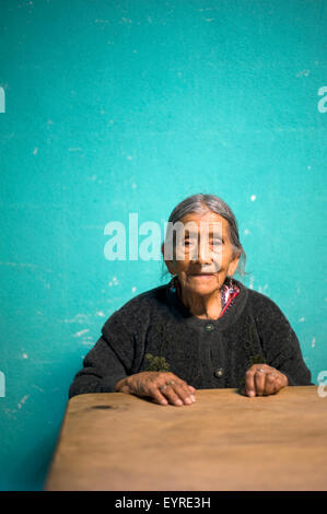 Maya indigene Frau in San Jorge La Laguna, Solola, Guatemala. Stockfoto