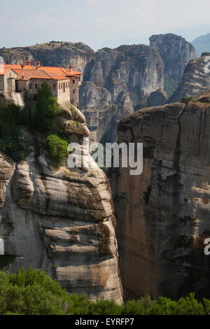 Frühere Varlaam Kloster in Meteora, Griechenland anzeigen Stockfoto