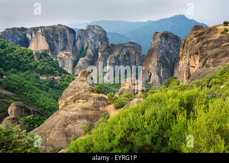 Blick Richtung Kloster Roussanou in Meteora, Griechenland Stockfoto