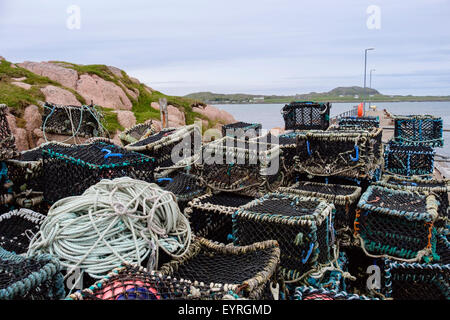 Hummer-Töpfe am Pier in Fionnphort, Isle of Mull, Argyll und Bute, Inneren Hebriden, Western Isles, Schottland, UK, Großbritannien Stockfoto