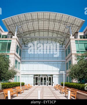 CUPERTINO, Kalifornien - 1. August 2015: Apple Inc in einer Endlosschleife hat seinen Hauptsitz in Cupertino, Kalifornien am 1. August 2015 Stockfoto