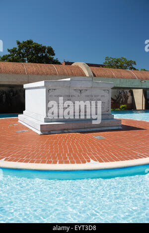 GRAB VON DR. MARTIN UND CORETTA SCOTT KING REFLEKTIERENDEN POOL REVEREND DR. MARTIN LUTHER KING JR. HISTORIC SITE ATLANTA GEORGIA USA Stockfoto