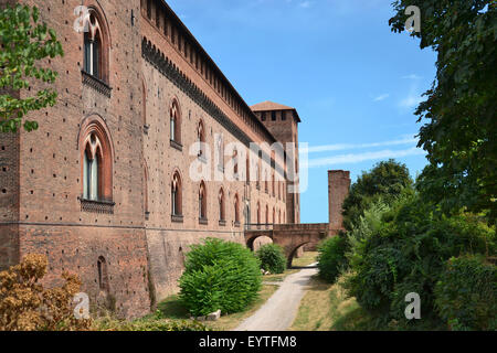 Das Castello Visconteo oder Visconti-Schloss ist ein Schloss in Pavia. Stockfoto