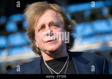 LINCOLN, CA - 31 Juli: Eddie Money und seine Kinder, Jesse, Dez und Julian durchführen im Thunder Valley Casino Resort in Lincoln, Stockfoto