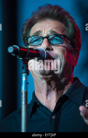 LINCOLN, CA - 31 Juli: Huey Lewis &amp; The News führt im Thunder Valley Casino Resort in in Lincoln, Kalifornien am 31. Juli 20 Stockfoto