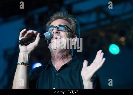 LINCOLN, CA - 31. Juli: Huey Lewis führt bei Thunder Valley Casino Resort in Lincoln, Massachusetts am 3. Juli Stockfoto