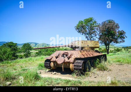 Verlassene rostigen Tank in Angola, nach dem Bürgerkrieg Stockfoto