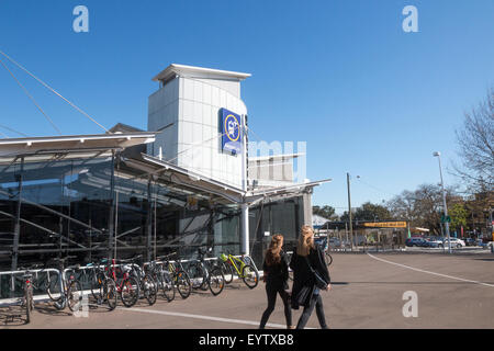 Grünes Quadrat Bahnhof auf der Sydney Airport Link Strecke ist privat betriebenen Bahnstrecke in Sydney, Australien Stockfoto