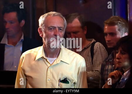 London, UK, 3. August 2015: Tausende Fans besucht Jeremy Corbyn für Labour Leader glauben wechselnden UK eine bessere keinen Platz für Sparmaßnahmen, Armut über alle nuklearen Abrüstung statt und Nein zum Krieg in der Mitte von Camden, London. Foto: Credit: siehe Li/Alamy Live News Stockfoto