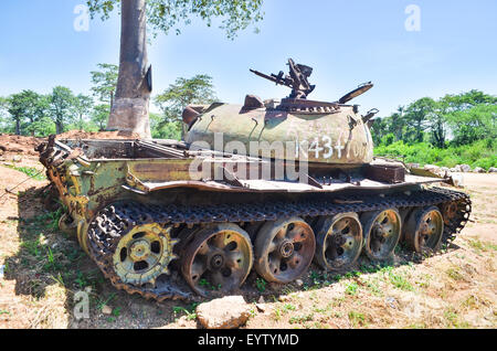 Verlassene rostigen Tank in Angola, nach dem Bürgerkrieg Stockfoto