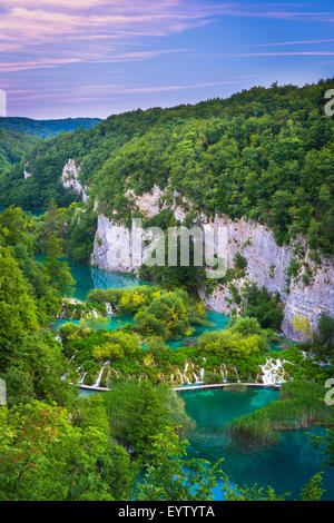 Nationalpark Plitvicer Seen ist eines der ältesten Nationalparks in Südost-Europa und der größte Nationalpark in Kroatien.