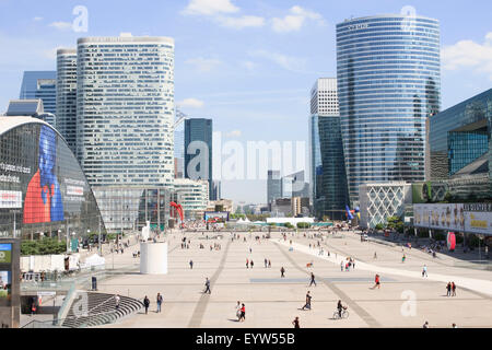 Vvarious Gebäude des Geschäftsviertels La Défense von Paris, Frankreich Stockfoto