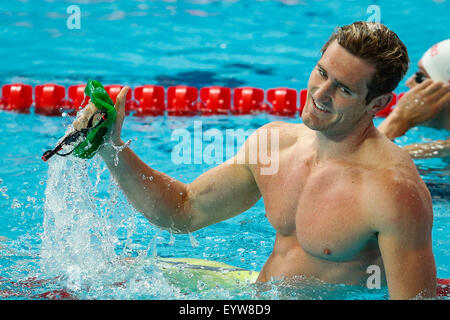 Kazan, Russland. 4. August 2015. Cameron Van Der Burgh feiert nach der Hitze des Herren 50m Brust Schwimmen bei FINA Weltmeisterschaften in Kasan, 4. August 2015. Cameron Van Der Burgh nahm den ersten Platz von den Vorläufen und legen Sie einen neuen Weltrekord des Ereignisses in einer Zeit von 26,62 Sekunden. Bildnachweis: Zhang Fan/Xinhua/Alamy Live-Nachrichten Stockfoto