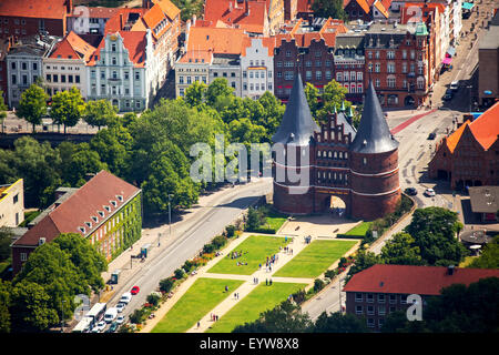 Holstentor, späte gotische Stadttor, Wahrzeichen von Lübeck, Bucht von Lübeck, Lübeck, Schleswig-Holstein, Deutschland Stockfoto