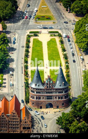 Holstentor, späte gotische Stadttor, Wahrzeichen von Lübeck, Bucht von Lübeck, Lübeck, Schleswig-Holstein, Deutschland Stockfoto