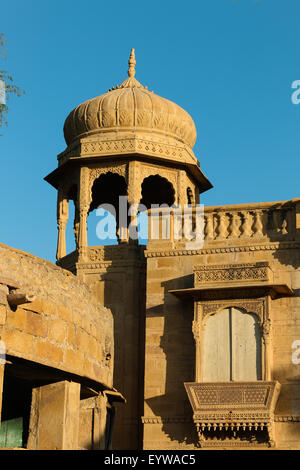 Turm eines Pavillons, Gadi Sagar, Jaisalmer, Rajasthan, Indien Stockfoto