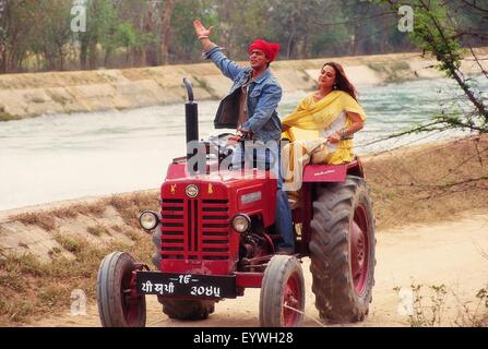 Veer &amp; Zaara; Jahr: 2004 Indien; Regie: Yash Chopra; Shahrukh Khan, Preity umarmt Stockfoto