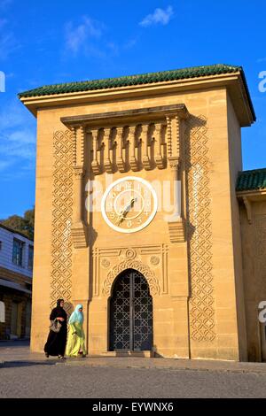 Uhrturm in Grand Socco, Tanger, Marokko, Nordafrika, Afrika Stockfoto