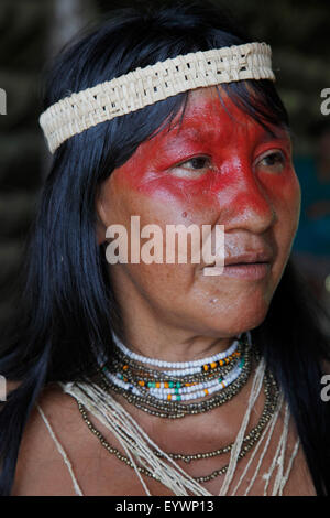 Huaorani Ureinwohner im Yasuni Nationalpark, Amazonas, Ecuador, Südamerika Stockfoto