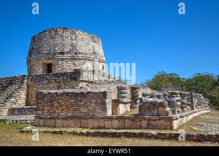 Templo Redondo (Runde Tempel), Mayapan, Maya-Ausgrabungsstätte, Yucatan, Mexiko, Nordamerika Stockfoto