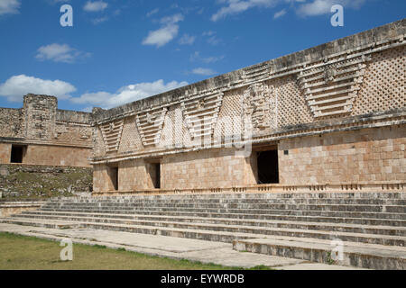 Nonnen Viereck, Uxmal, Maya-Ausgrabungsstätte, UNESCO World Heritage Site, Yucatan, Mexiko, Nordamerika Stockfoto