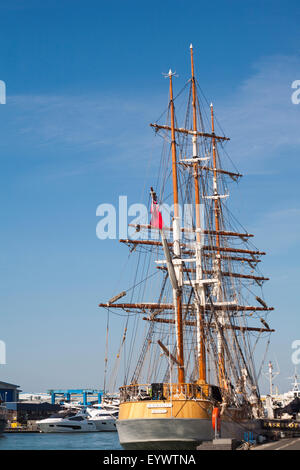 Großsegler in Poole Quay, Dorset im April Kaskelot festgemacht Stockfoto