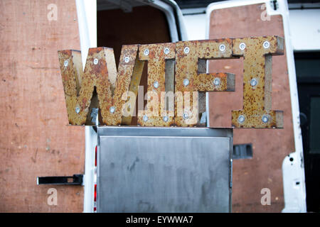 Sunbury Antiquitätenmarkt, einem Oldtimer-Messe in London. Stockfoto