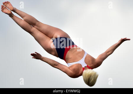 Kazan. 4. August 2015. Goldmedaillengewinner Rachelle Simpson der Vereinigten Staaten während der Frauen Turmspringen bei FINA Weltmeisterschaften in Kasan konkurriert, 4. August 2015 Credit: Pavel Bednyakov/Xinhua/Alamy Live News Stockfoto