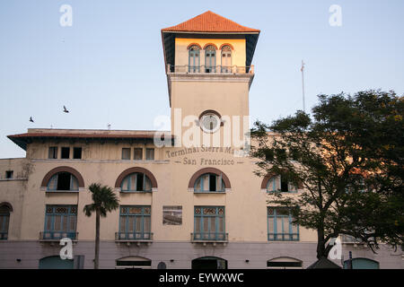 Klemme "Sierra Maestra" in der Nähe der Plaza San Francisco in Alt-Havanna, Kuba. Stockfoto