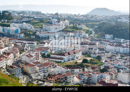 Schöne Aussicht auf Dorf Resort Nazare. Blick vom Sitio, Altstadt Nazare in Portugal Stockfoto