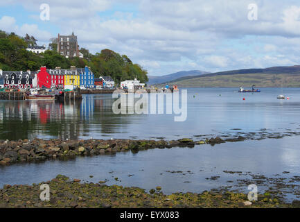 Buntes Dorf von Tobermory auf der Insel Mull, Schottland, UK. Stockfoto