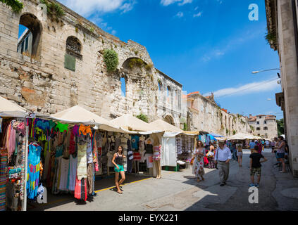 Split, Dalmatien, Kroatien.  Östlichen Mauern des Diokletianpalastes. Stockfoto