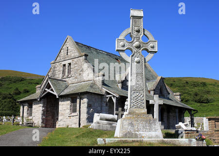 Keltisches Kreuz außerhalb der Friedhofskapelle neben St Tudno Great Orme, Wales Stockfoto