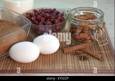Produkte für die Zubereitung von Kuchen Stockfoto