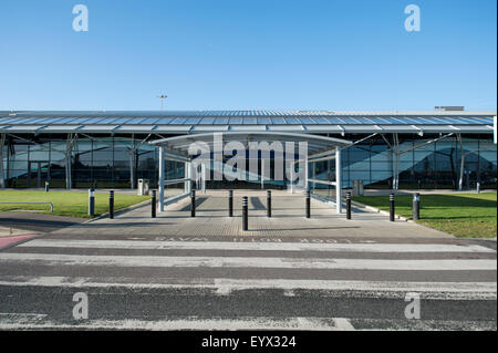 Southend, Essex. London Southend Airport, terminal Außenansicht. Im Besitz von Fuhrunternehmen Eddie Stobart Gruppe. Stockfoto