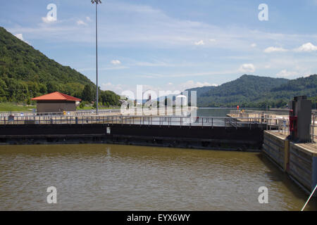 Eingabe der Marmet Schleusen auf dem Kanawha River. Stockfoto