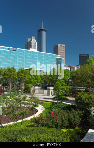 GÄRTEN PEMBERTON PLACE SKYLINE VON DOWNTOWN ATLANTA GEORGIA VEREINIGTE STAATEN Stockfoto
