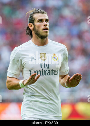 München, Deutschland. 4. August 2015. Real Madrids Gareth Bale feiert sein Tor beim 2:0, während der Audi Cup Fußball freundlich zwischen Real Madrid und die Tottenham Hotspur in München, Deutschland, 4. August 2015. Foto: Marc Müller/Dpa/Alamy Live News Stockfoto