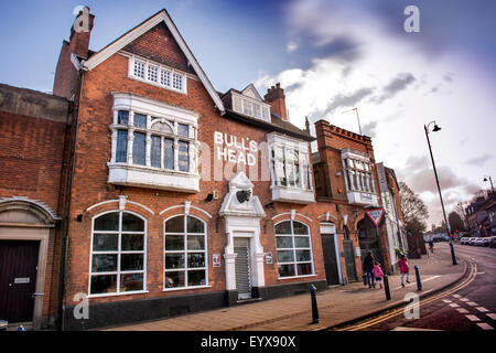 Bull's Head Pub in Moseley Dorf wird vorgestellt im städtischen Bereich der "Best Places to Live", Birmingham UK Stockfoto