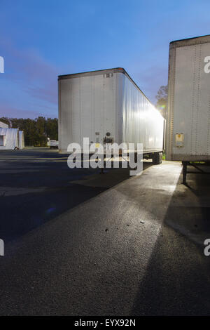 Trailer in der Nacht Stockfoto