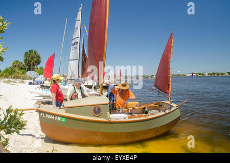 Segelboote auf Cedar Key kleines Boot sammeln. Stockfoto