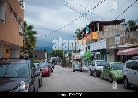 Calle Lazaro Cardenas in Bucerias, Nayarit, Mexiko Stockfoto